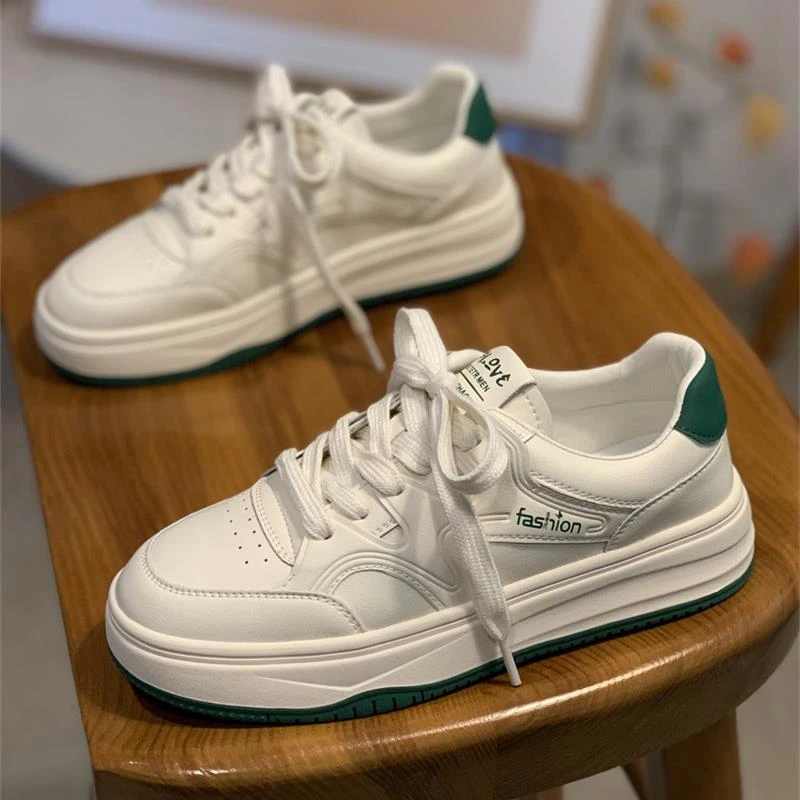 显脚小小白鞋女新款女鞋春季平底小众百搭休闲鞋板鞋女款
