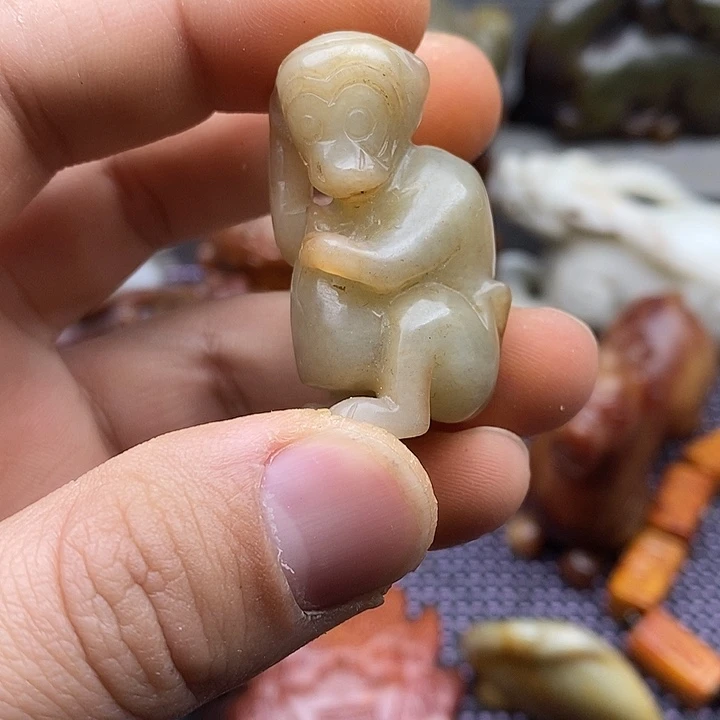 未镶嵌蛇纹石玉颈饰