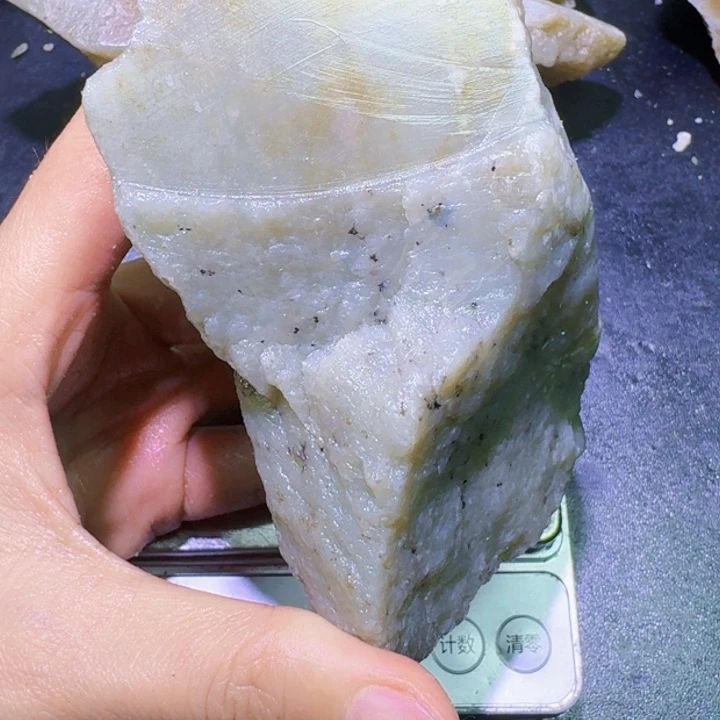 未镶嵌和田玉（糖玉）珠宝半成品