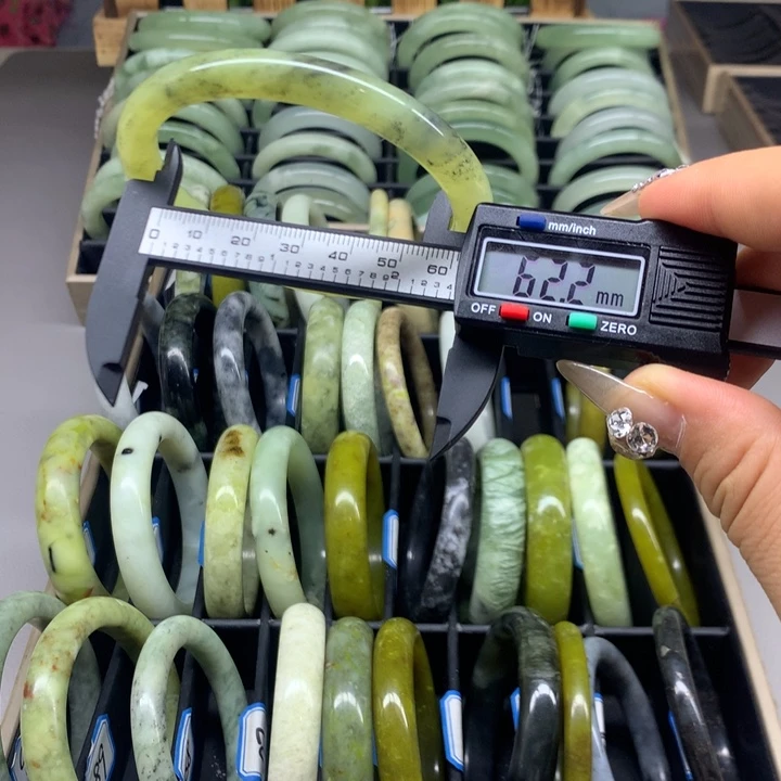 未镶嵌蛇纹石玉手镯103