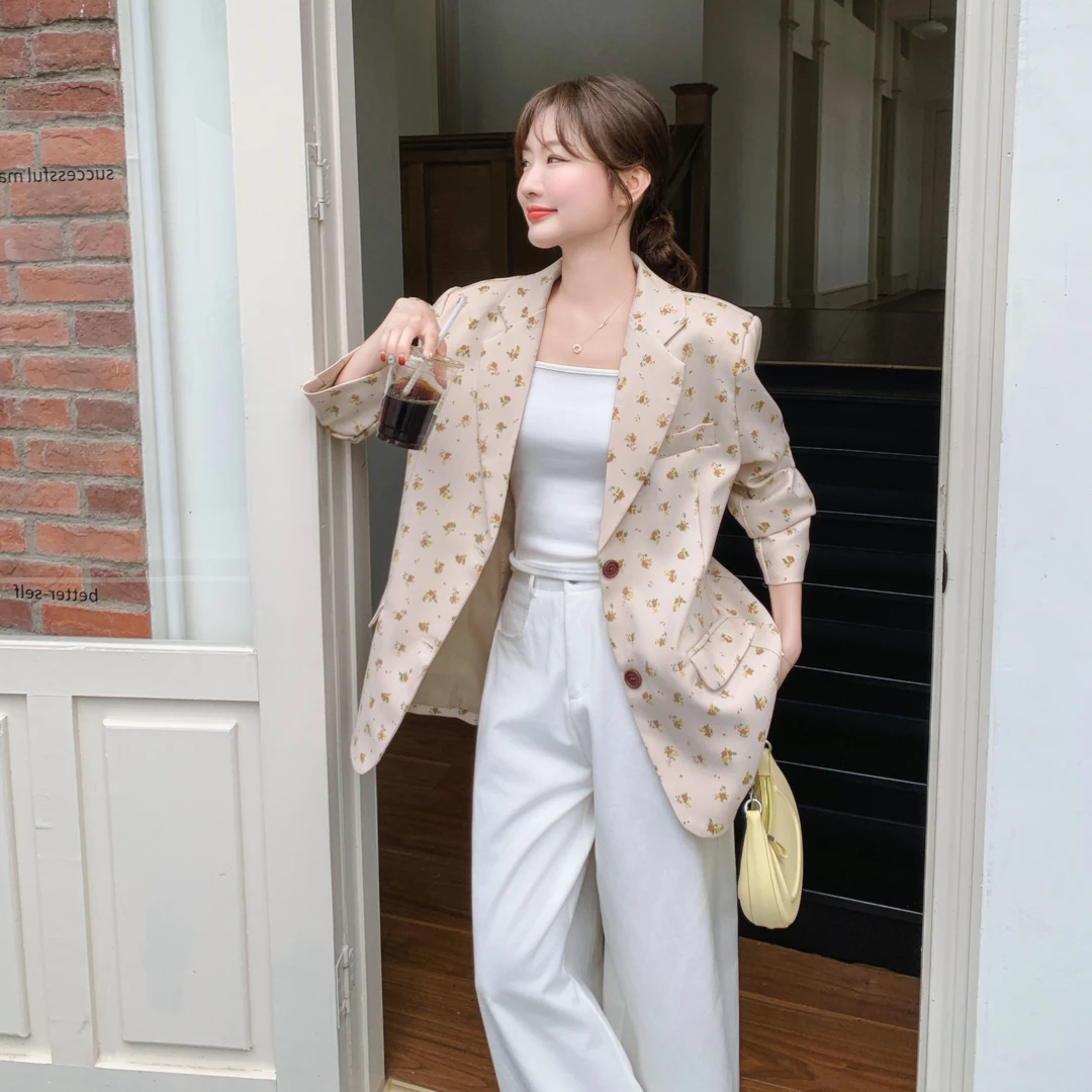 复古港风碎花西装2025春季新款宽松休闲百搭小个子杏色西服外套女