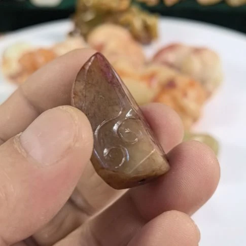古***落未镶嵌和田玉质如图所示配饰玛瑙/玉髓