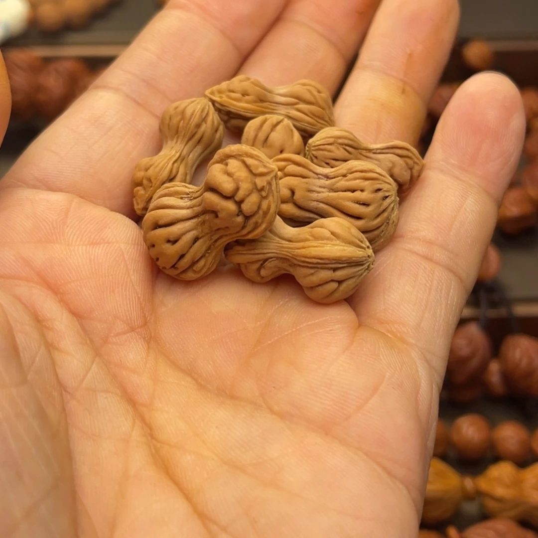 6***8桃核手串龙纹桃核18