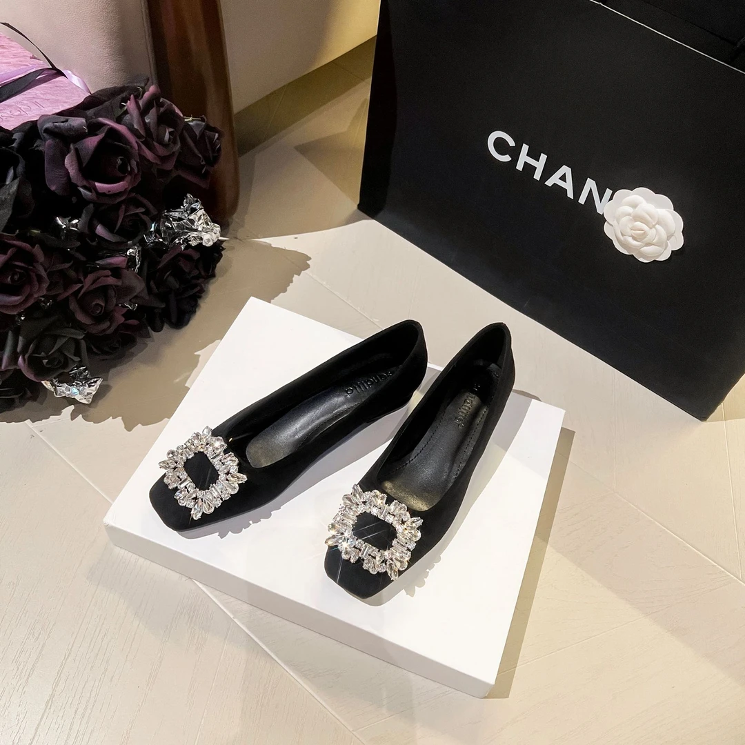 法式水钻方扣浅口单鞋女2026年春秋新款气质方头粗跟时尚女鞋