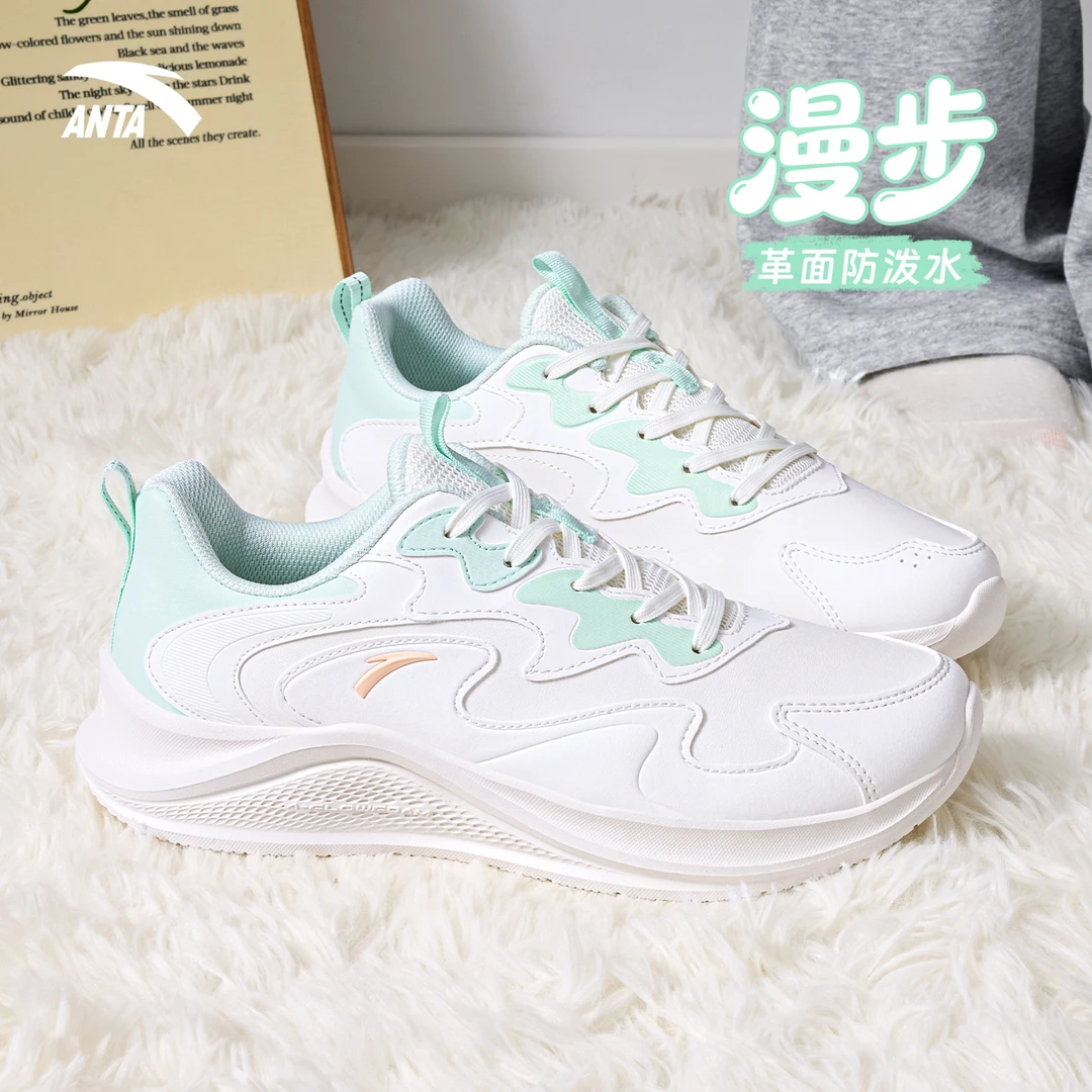 安踏漫步跑步鞋女鞋正品运动鞋冬季新款皮面保暖休闲鞋轻便学生鞋