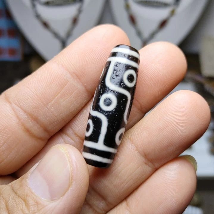 玛瑙/玉髓颈饰未镶嵌?**谓