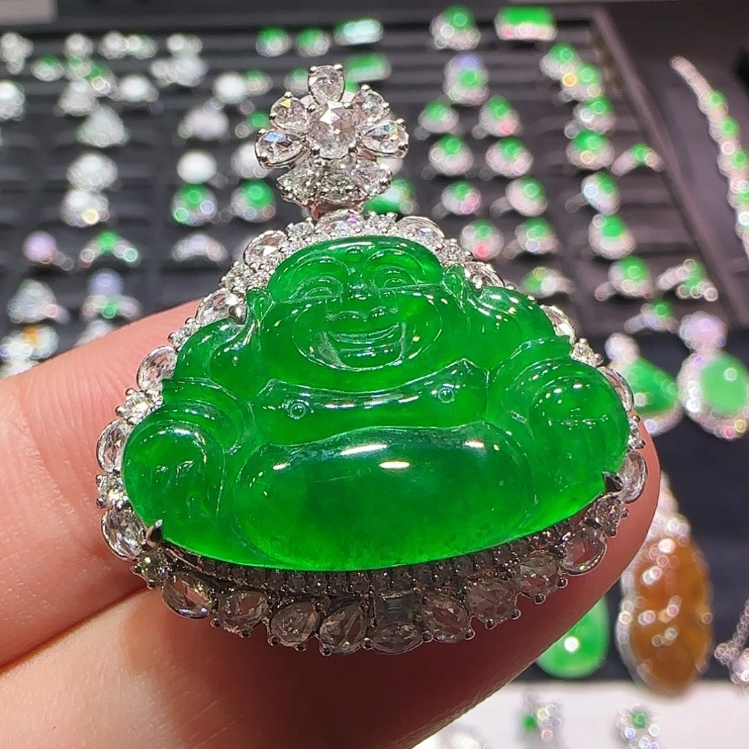 翡翠18K金镶嵌颈饰吊坠