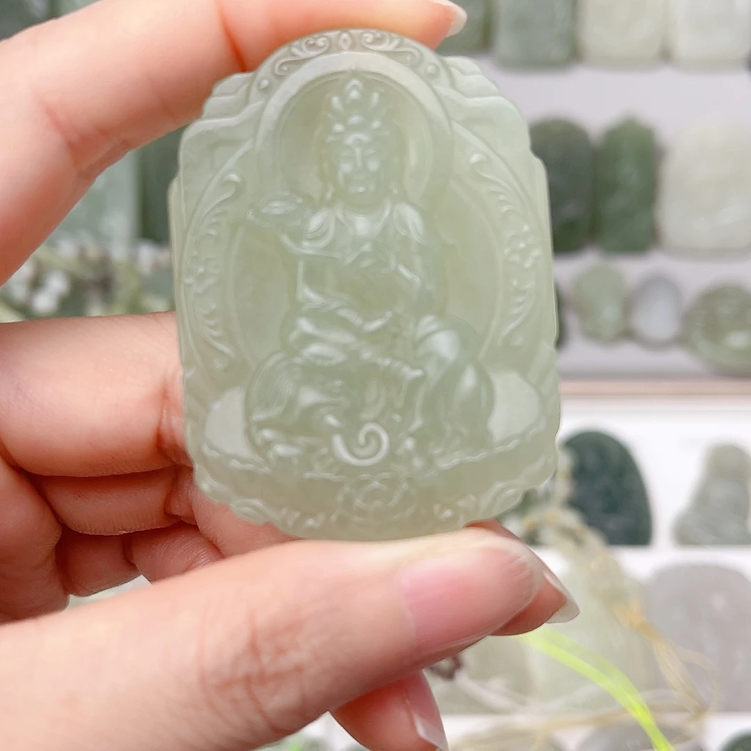 和田玉未镶嵌颈饰光**月