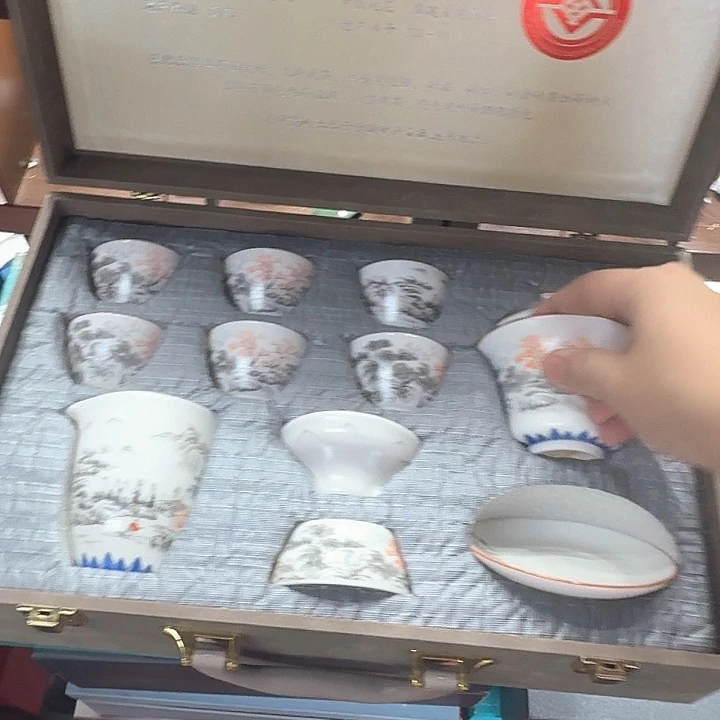 孤品茶具套装等。