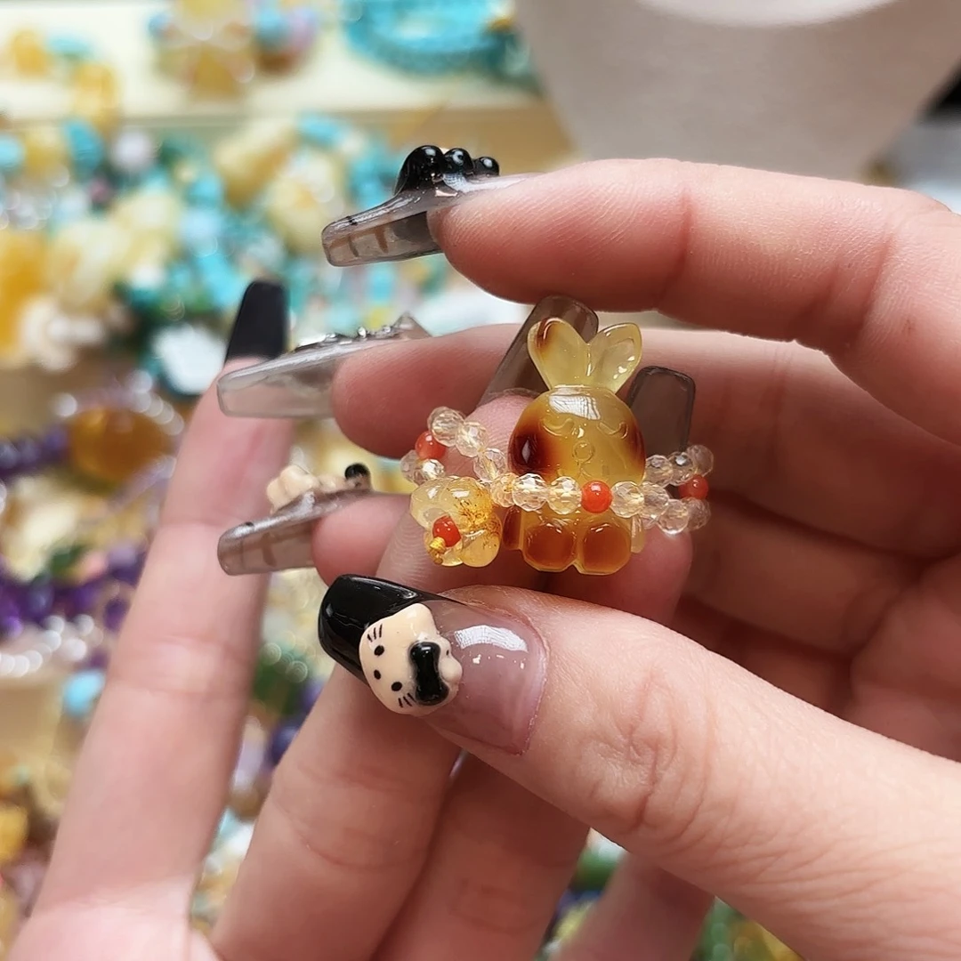 琥珀颈饰未镶嵌摘****?琥珀