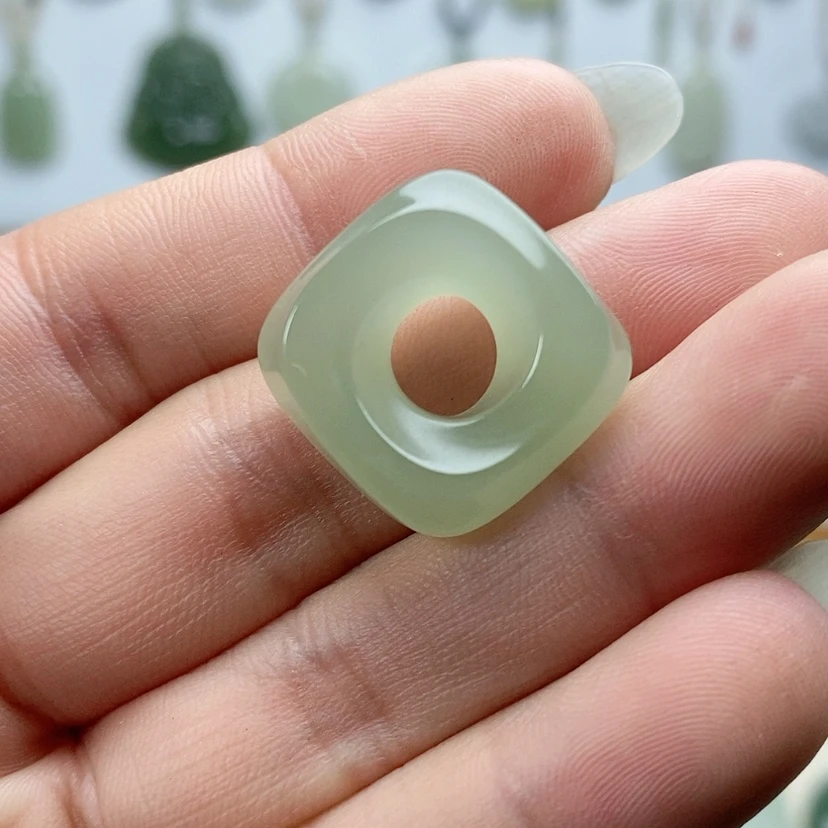 【闪购商品】颈饰未镶嵌和田玉