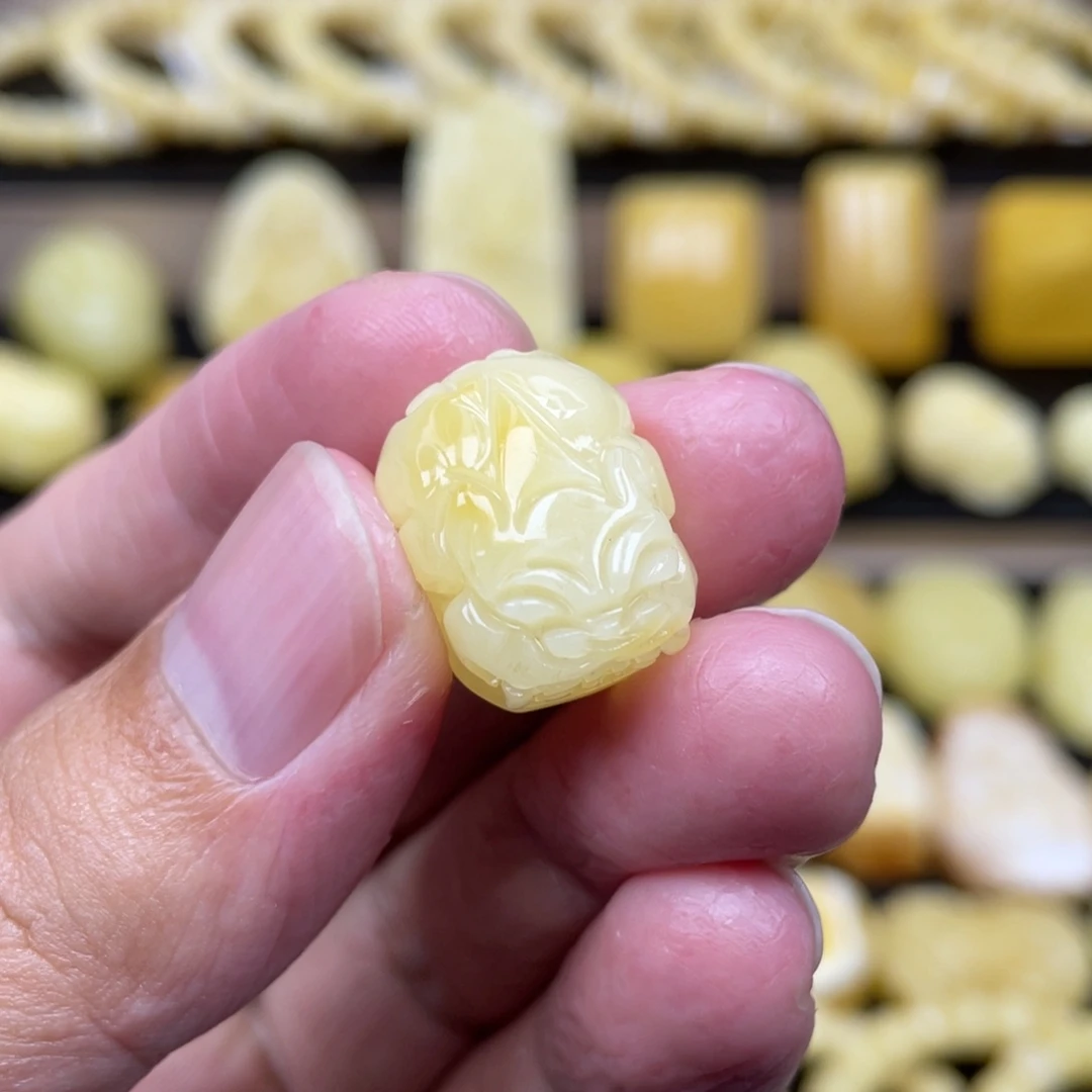 琥珀未镶嵌裸石琥珀蜜蜡