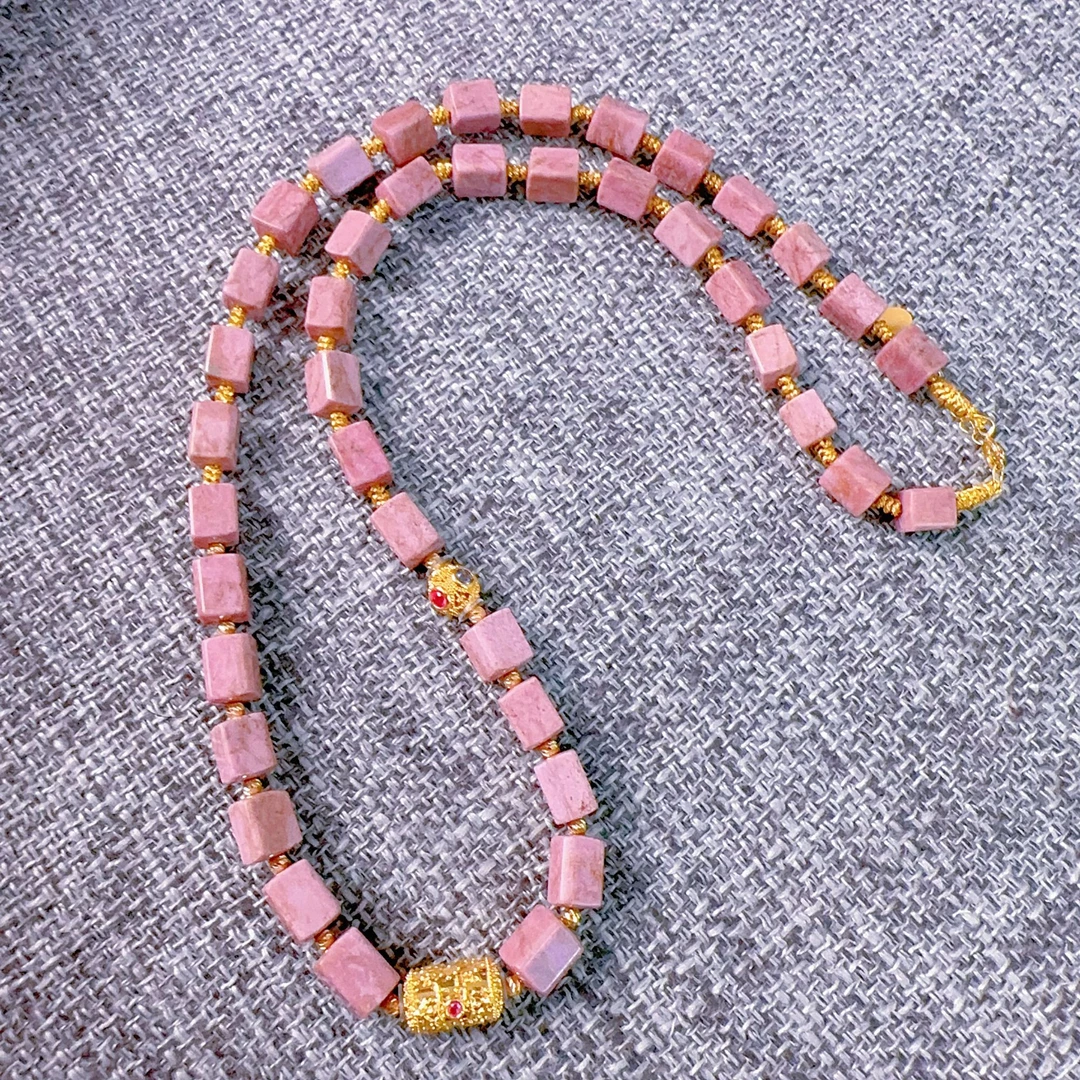 7178舒俱来粉色项链六字真言桶珠多样性发其一