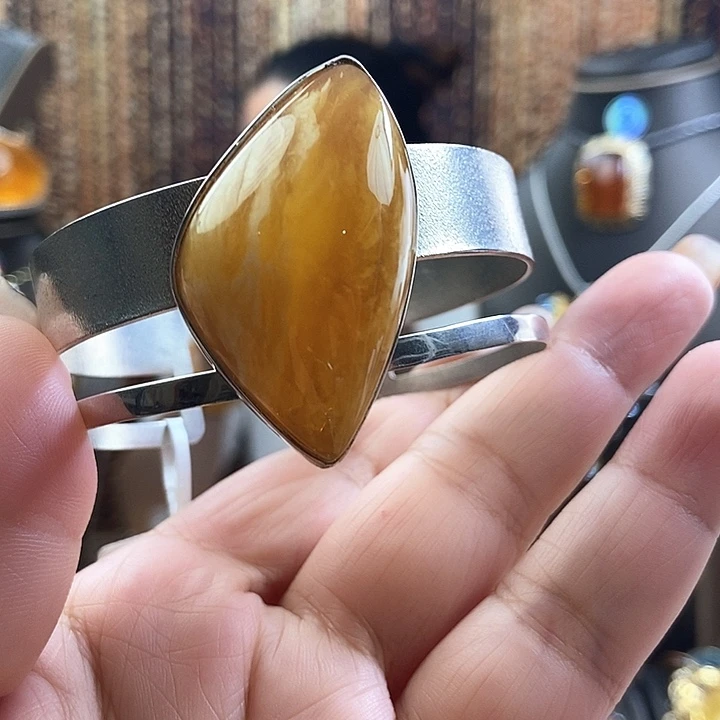未镶嵌琥珀手镯手镯