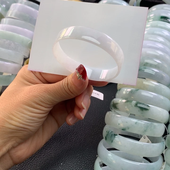 翡翠未镶嵌手镯公主52+