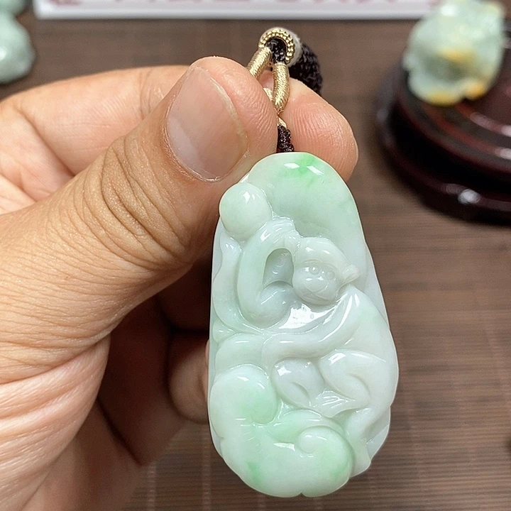 颈饰未镶嵌翡翠天然翡翠玉A货配证书
