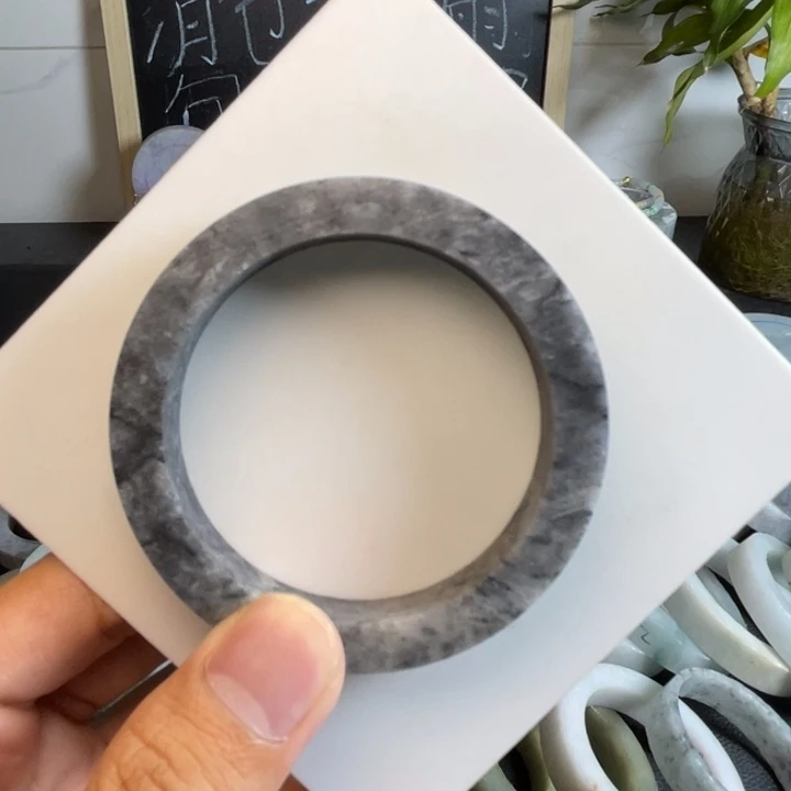 佛***楼定制翡翠未镶嵌深色系水墨画乌鸡