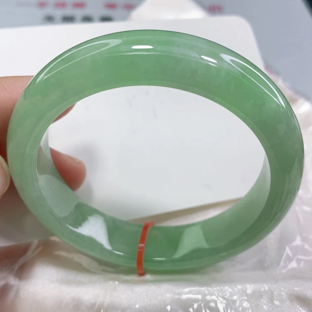 翡翠手镯未镶嵌56.8圈口