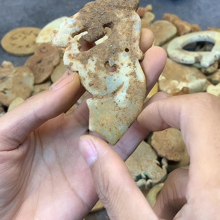 和田玉（糖玉）未镶嵌挂件