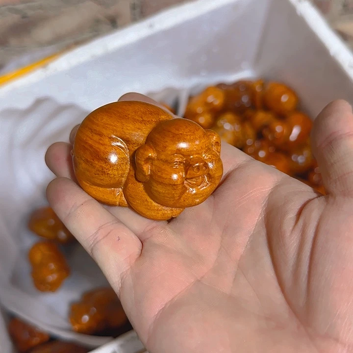 木花梨木8福气猪一只