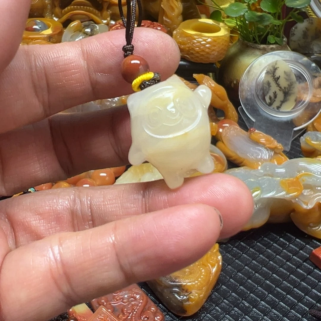 石英质玉未镶嵌颈饰