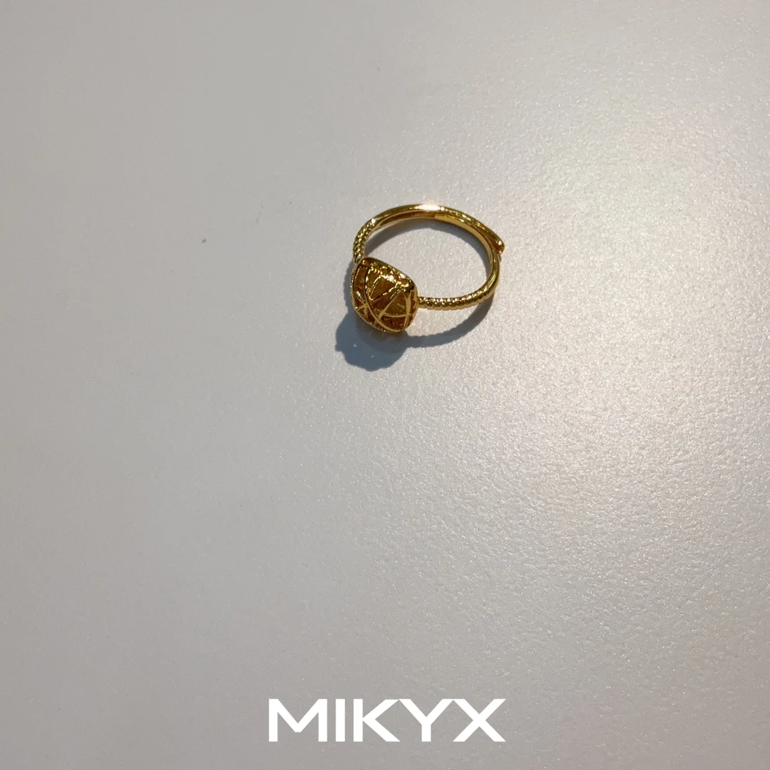 mikyx 铜合金戒指 金色镂空方糖戒指B483