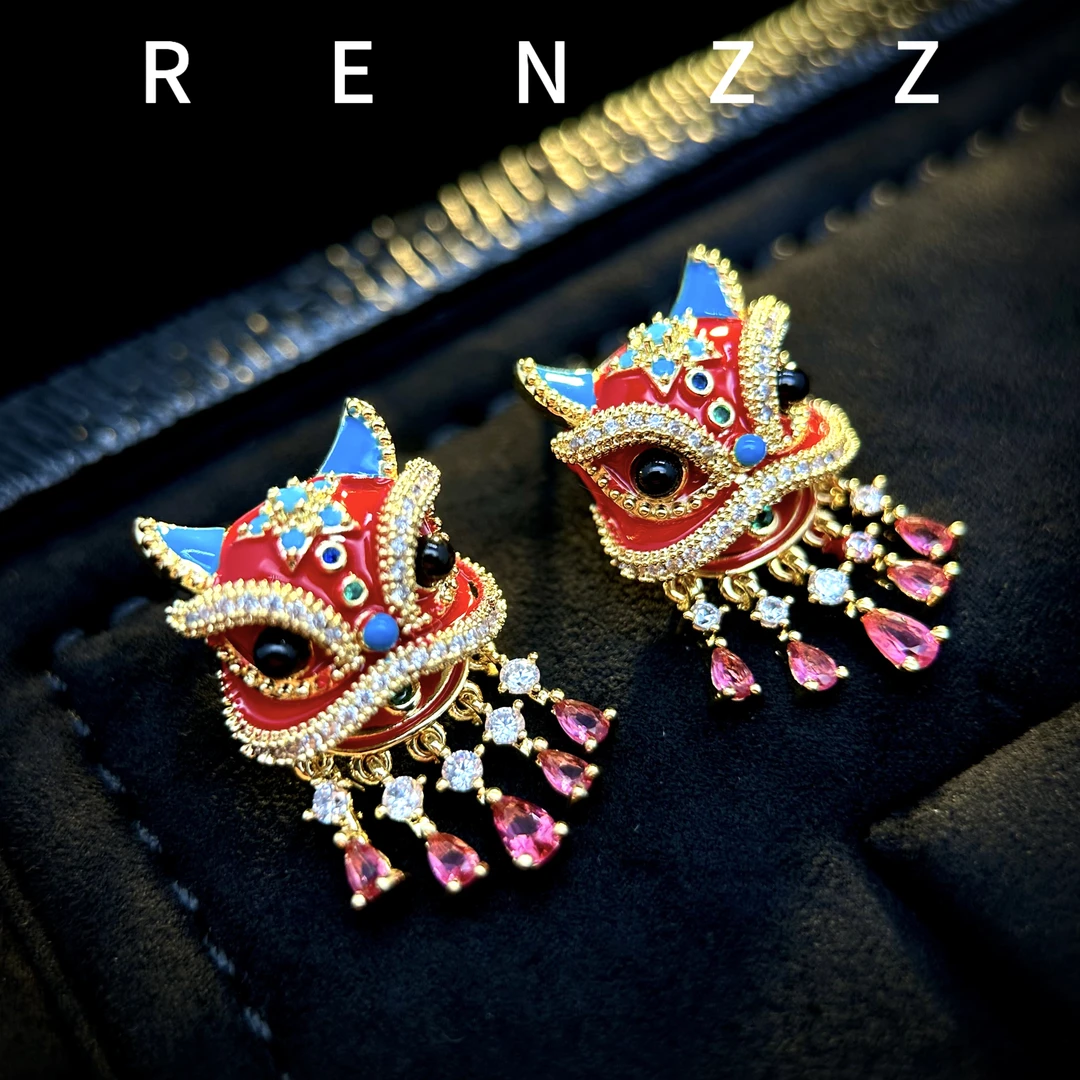 7665红色舞狮耳钉