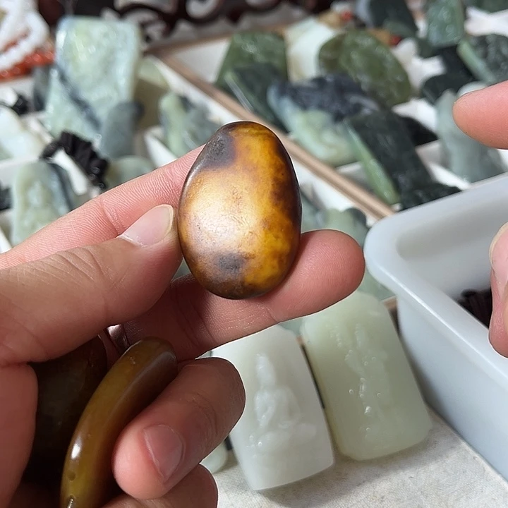 和田玉未镶嵌项链