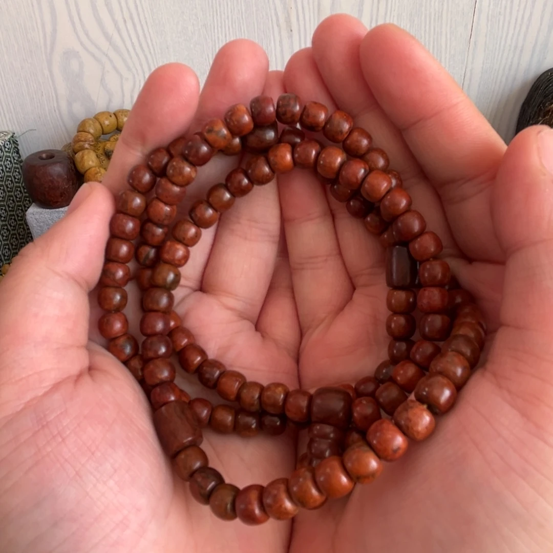 岫岩河磨玉（透闪石质玉）手串未镶嵌腹***者