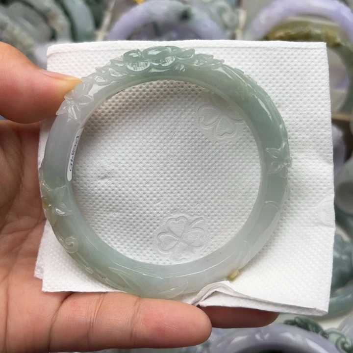 翡翠未镶嵌手镯56.6圈234