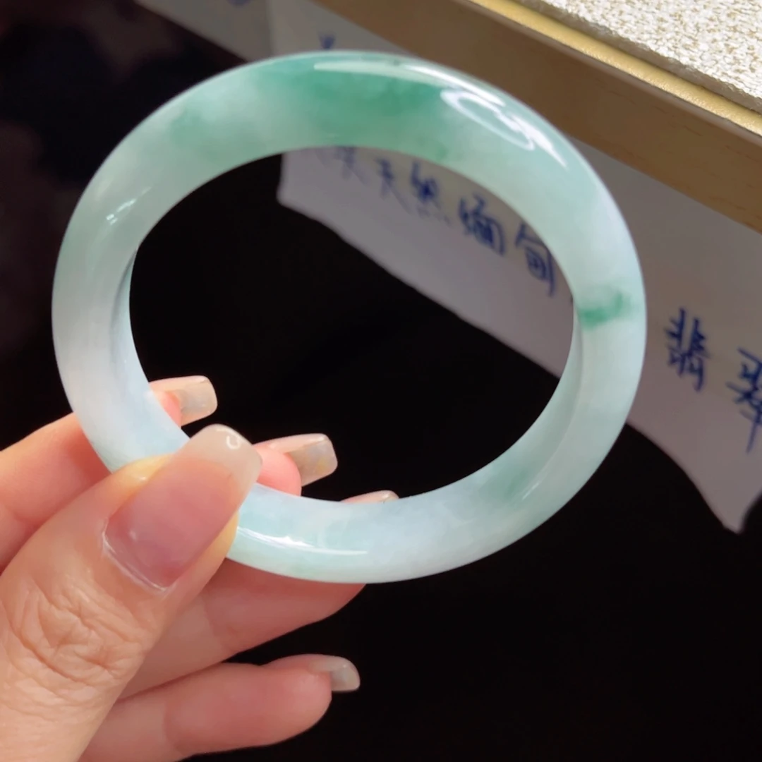 未镶嵌手镯翡翠手镯