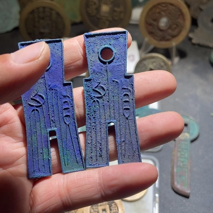 郭***风铜现代工艺品仿制品