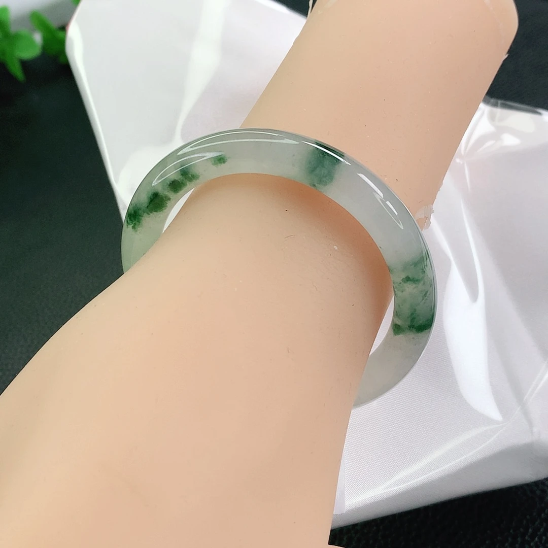 翡翠未镶嵌手镯52圈