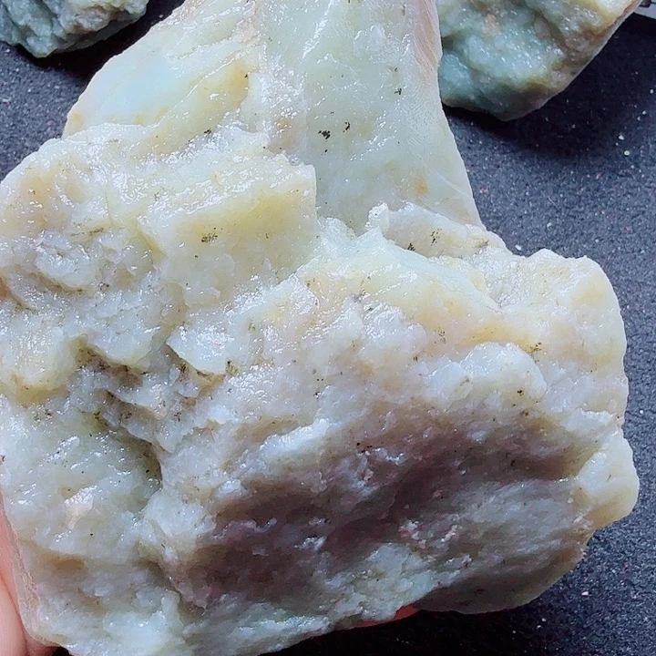 未镶嵌和田玉（糖玉）珠宝半成品