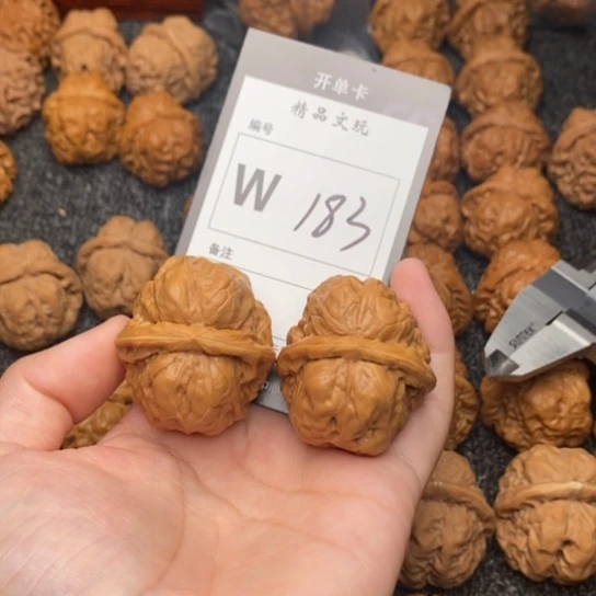 吊坠桃核我是第一百36