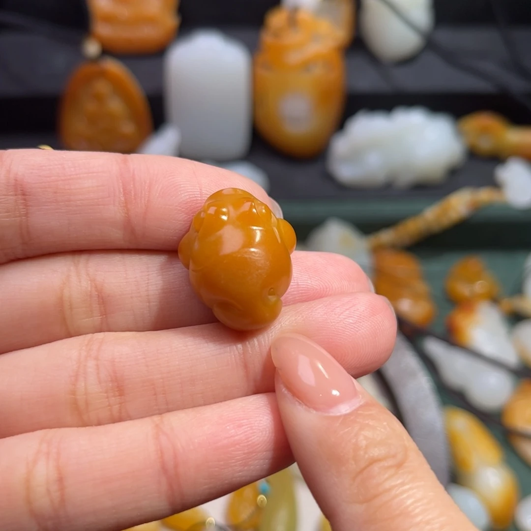 和田玉颈饰未镶嵌小*羊