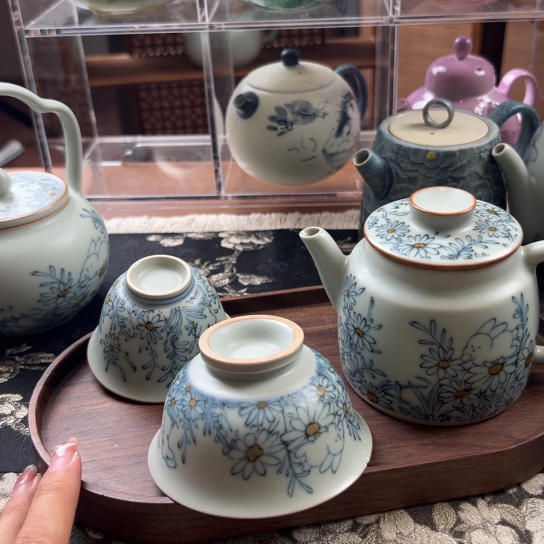 茶具等产品的生产和销售为