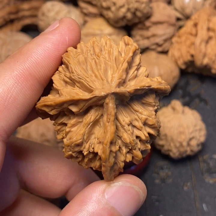 巍***敌文玩核桃吊坠文玩核桃异形单只