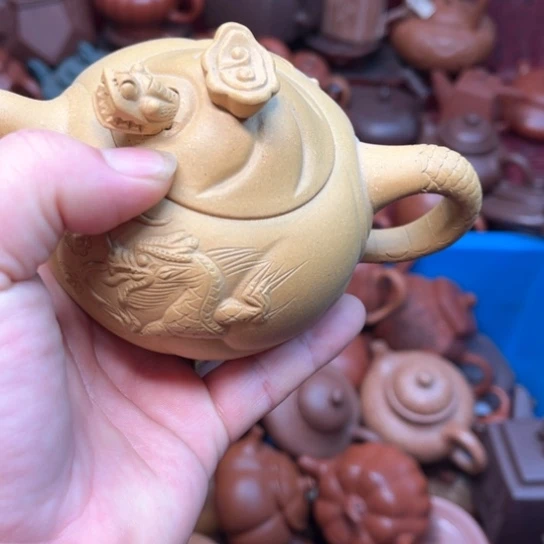 紫砂茶壶瑕疵………………