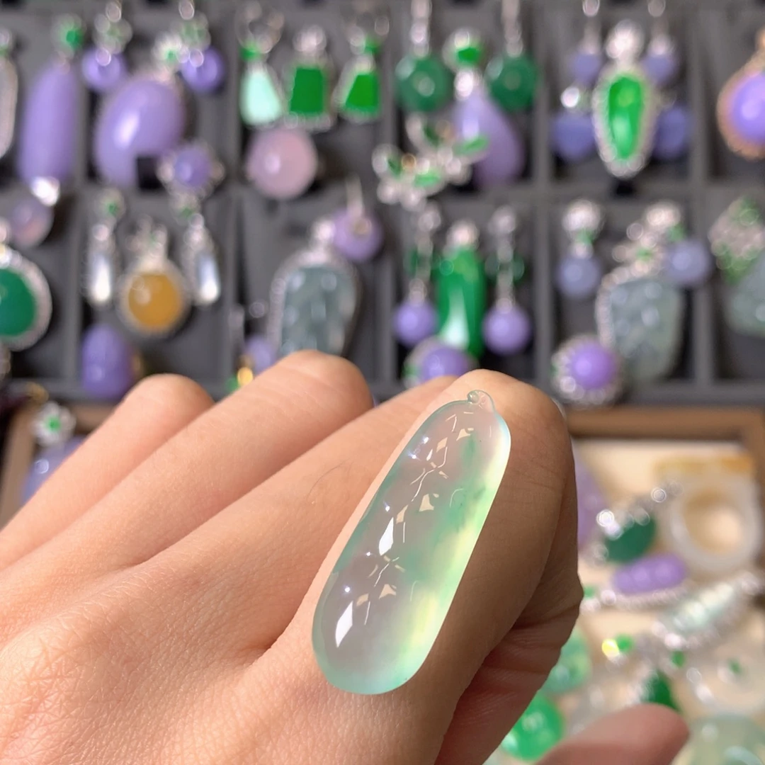 翡翠未镶嵌吊坠(不含链)