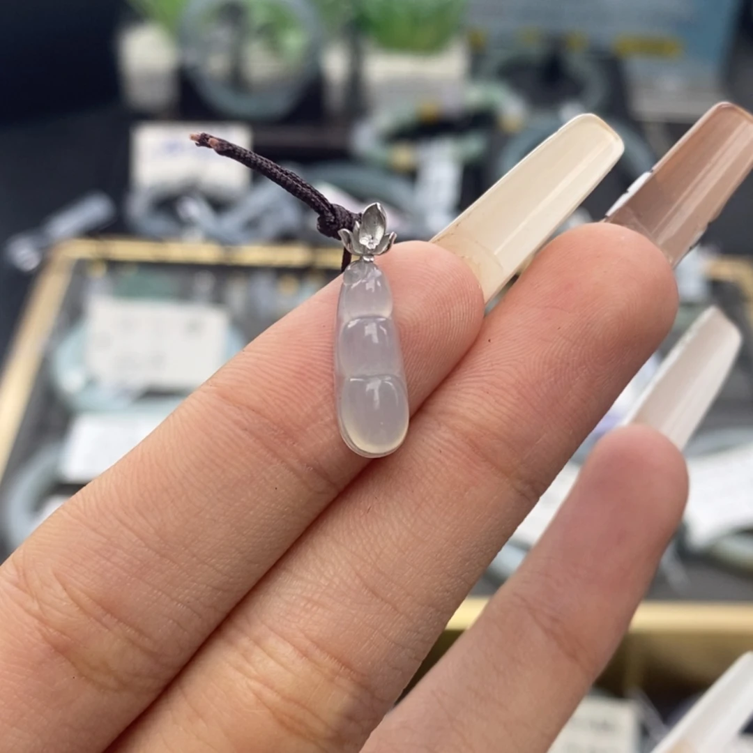 【闪购商品】颈饰18K金镶嵌翡翠