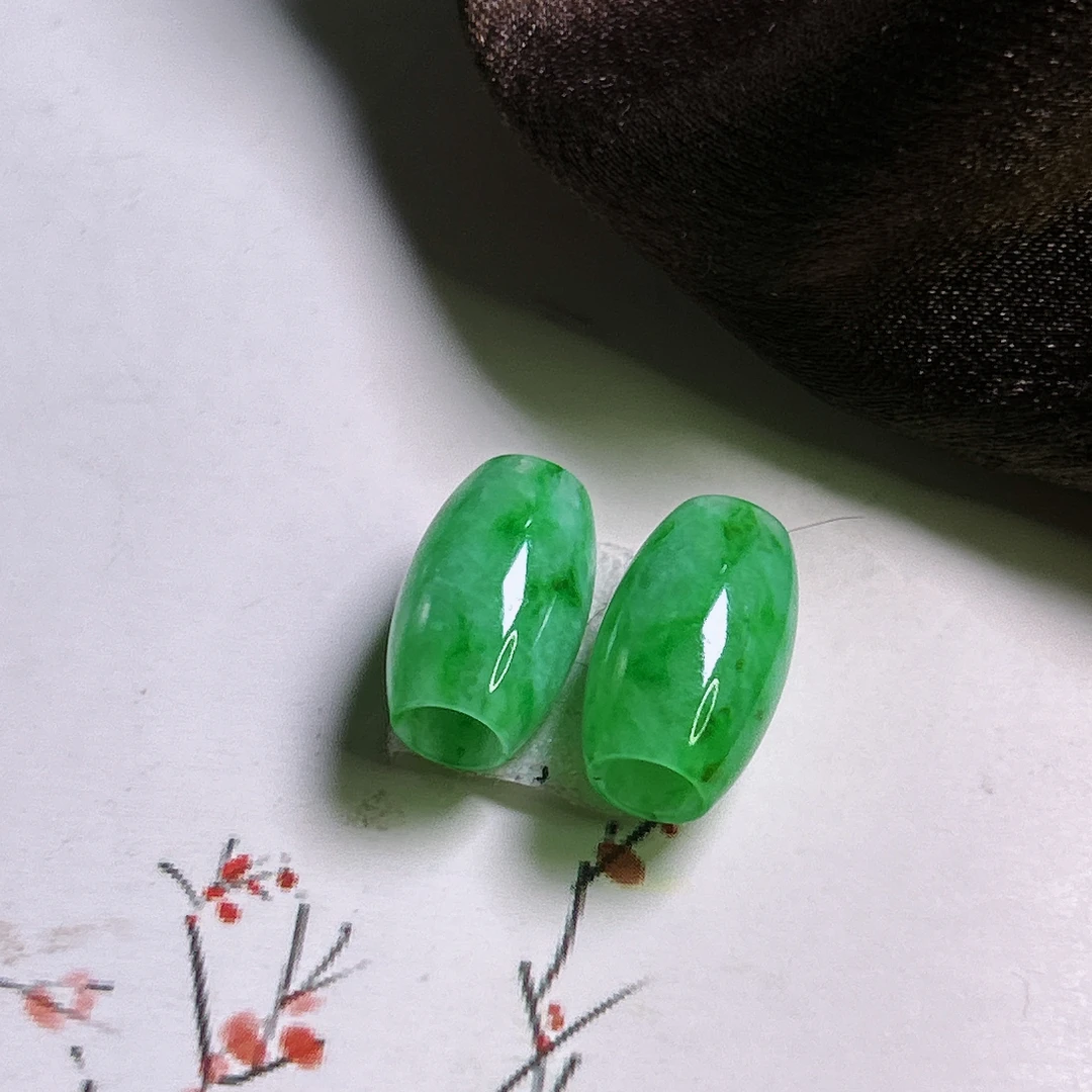 好漂亮的满绿翡翠路路通一对