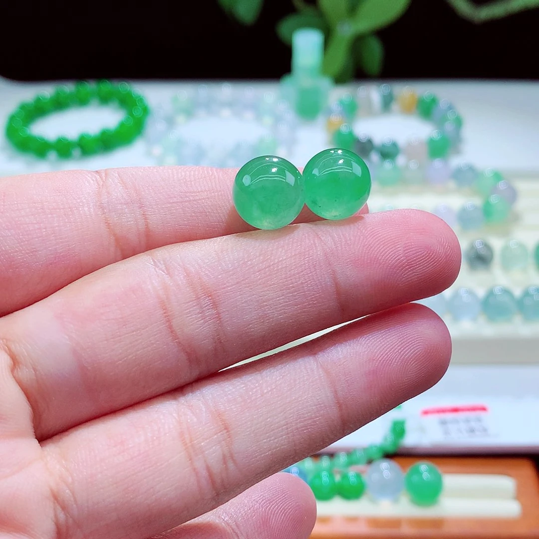 未镶嵌手串翡翠卡11一对甜阳绿色