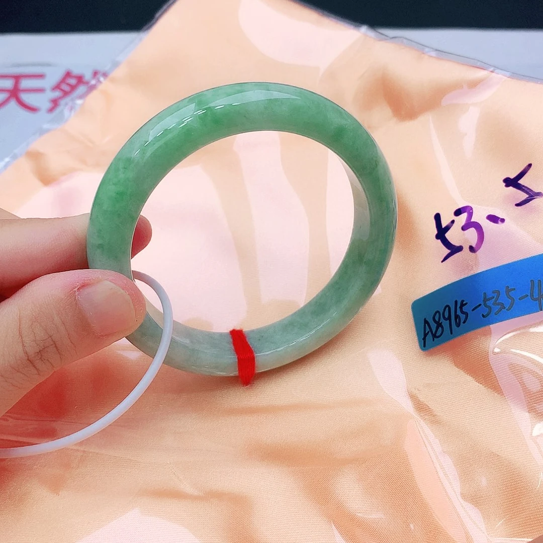 翡翠未镶嵌手镯我