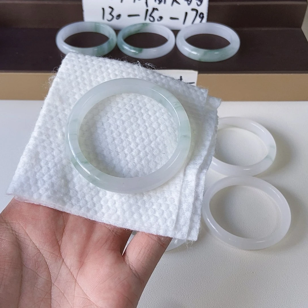 石英质玉手镯合金