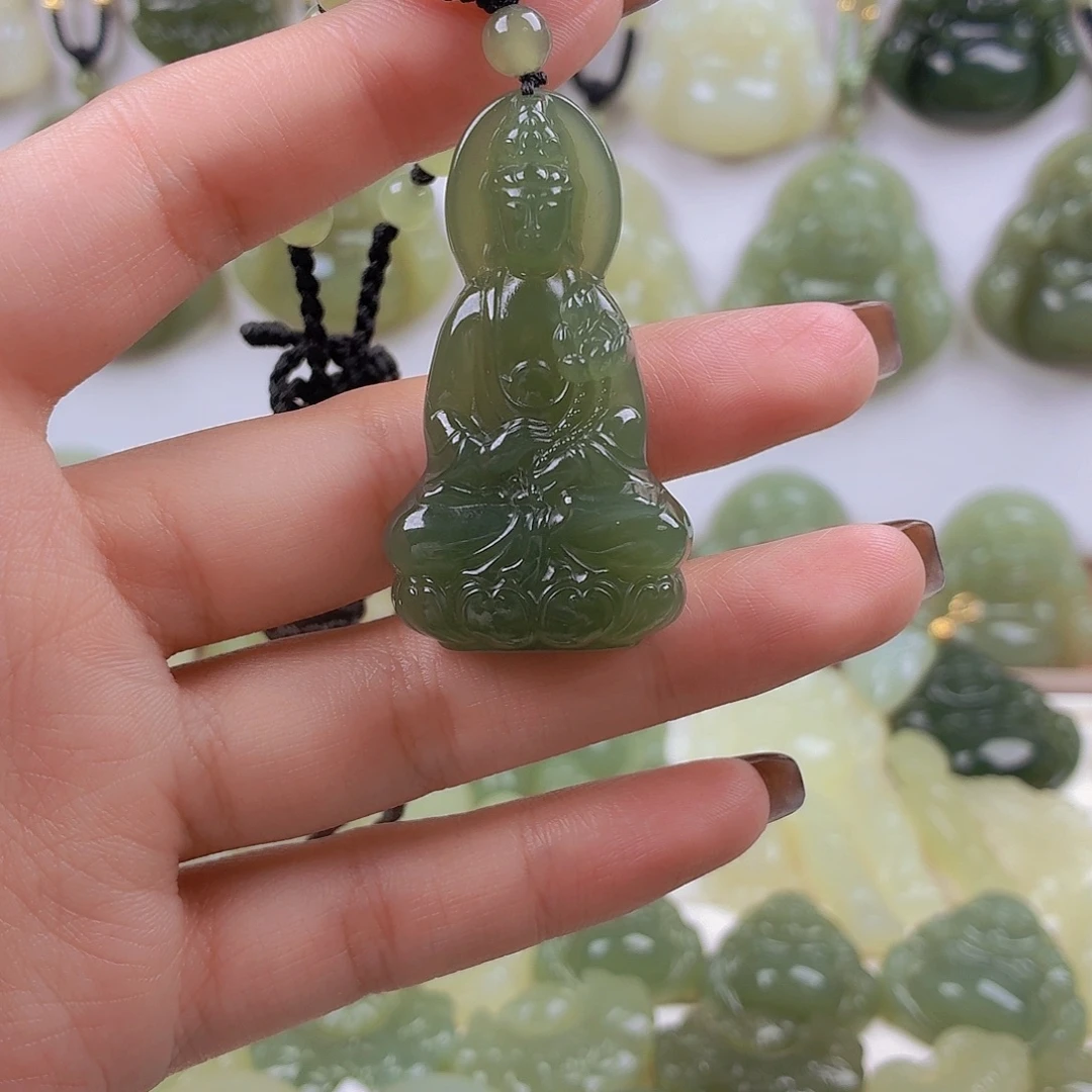 ****6和田玉未镶嵌颈饰