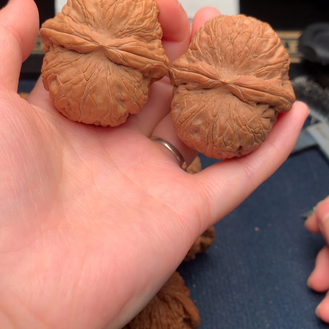 文玩核桃把件元宝47黄尖