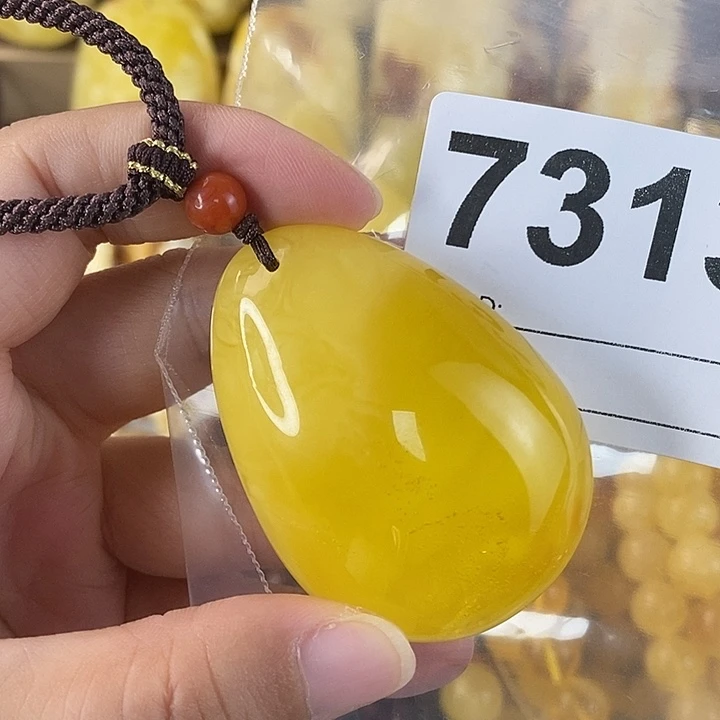 蜜蜡未镶嵌珠宝奇石