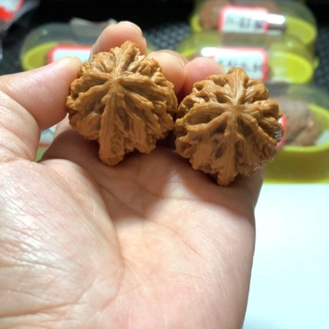 吊坠文玩核桃京八对