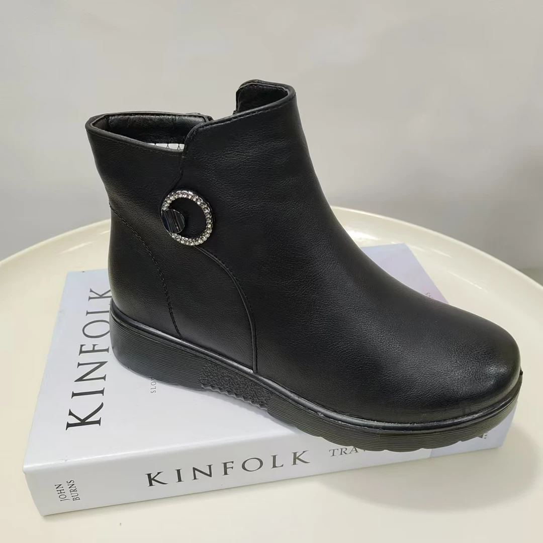 回力0289女款休闲潮流百搭防滑中帮保暖妈妈鞋E